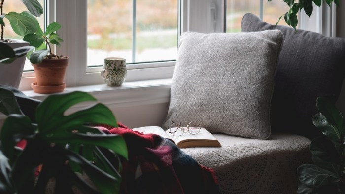 How to Design a Cozy Reading Nook at Home