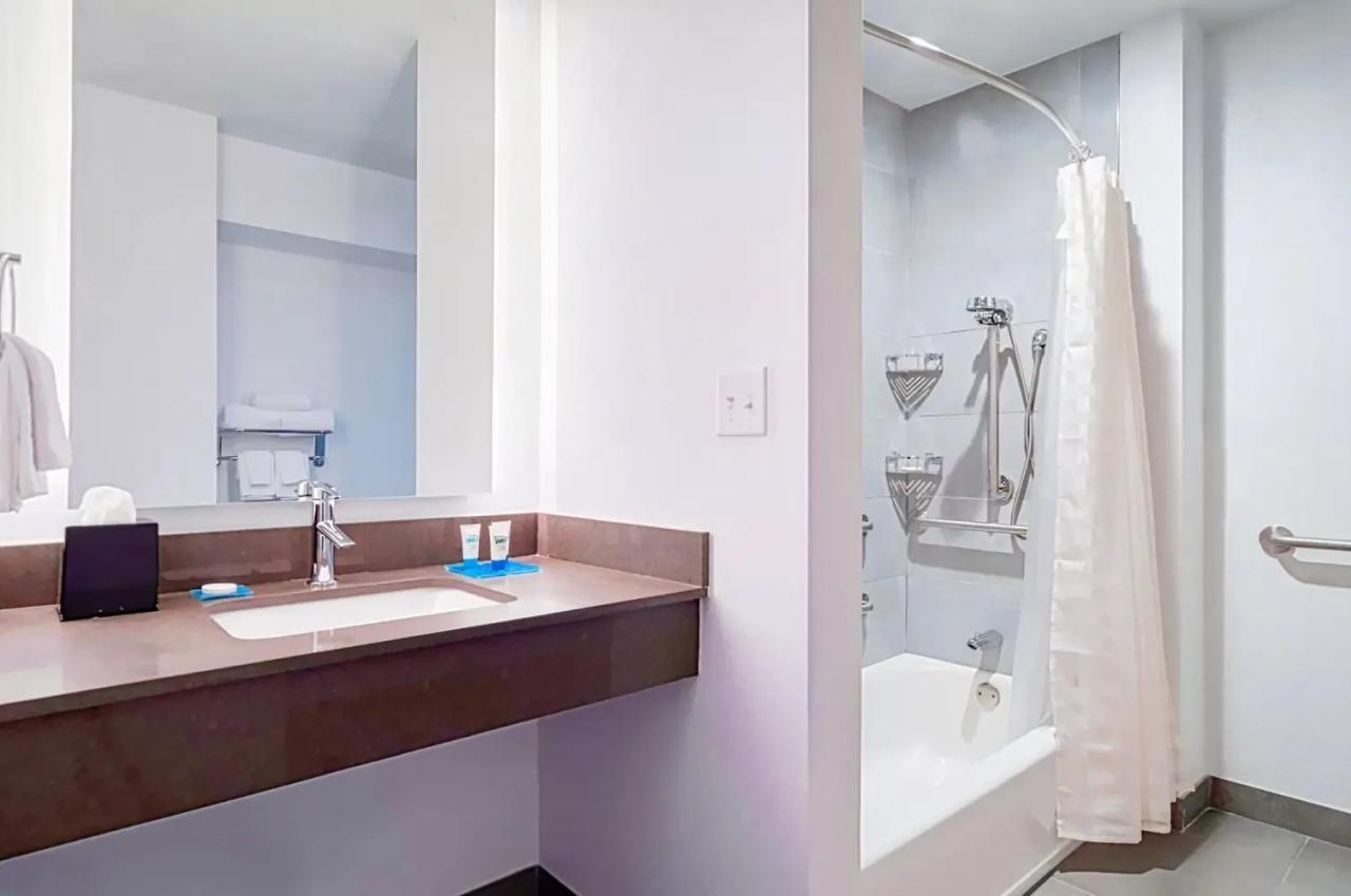 Hotels That Offer 24-Hour Check-In and Flexible Stays