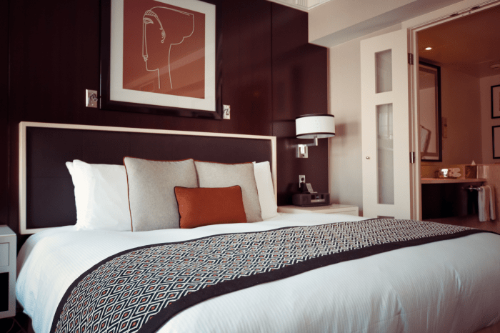 How to Choose the Best Hotel for a Long Layover